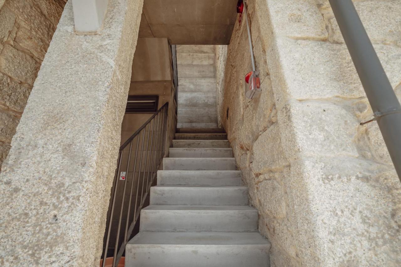 Mezzanine Stylish Apartments By Vacationy Porto Exterior photo