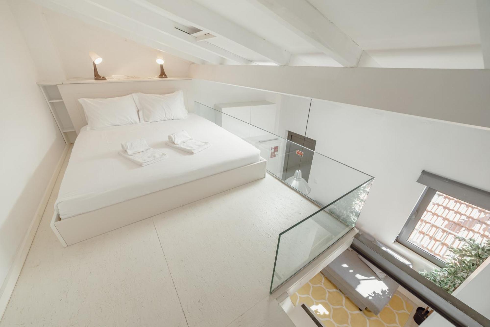 Mezzanine Stylish Apartments By Vacationy Porto Exterior photo